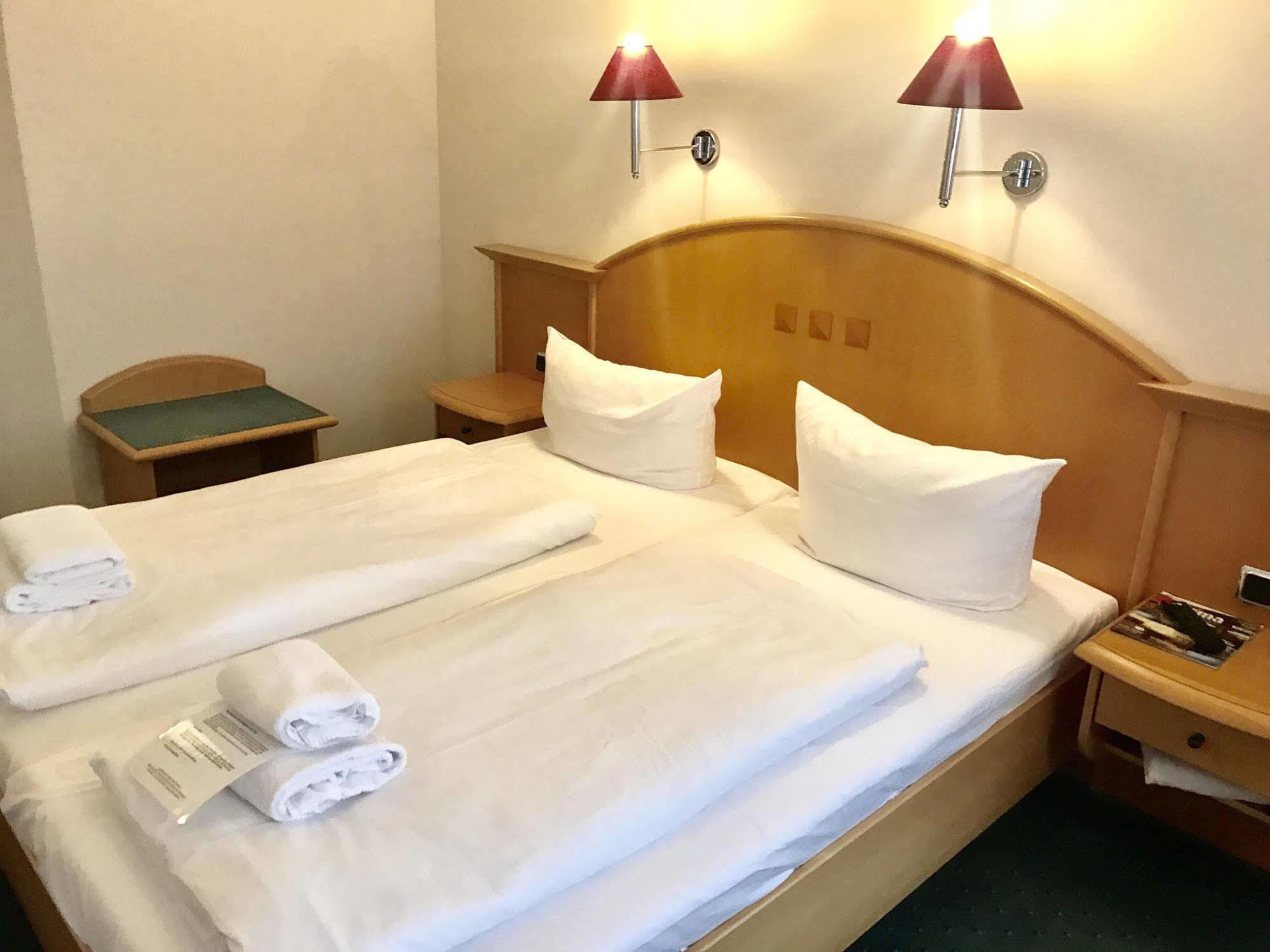 Hotel Berlin - Greenline Hotel Zossen Extérieur photo