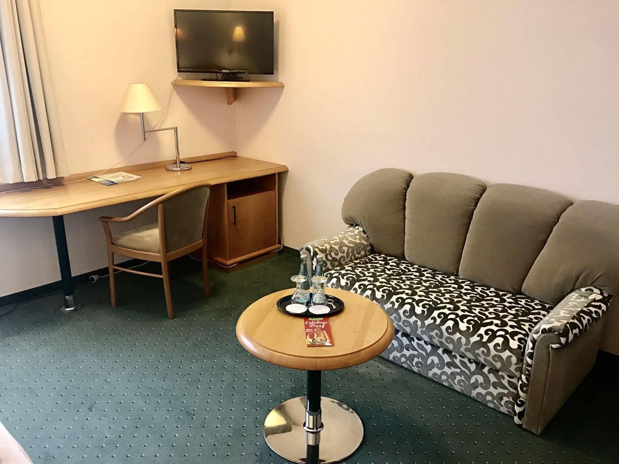 Hotel Berlin - Greenline Hotel Zossen Extérieur photo
